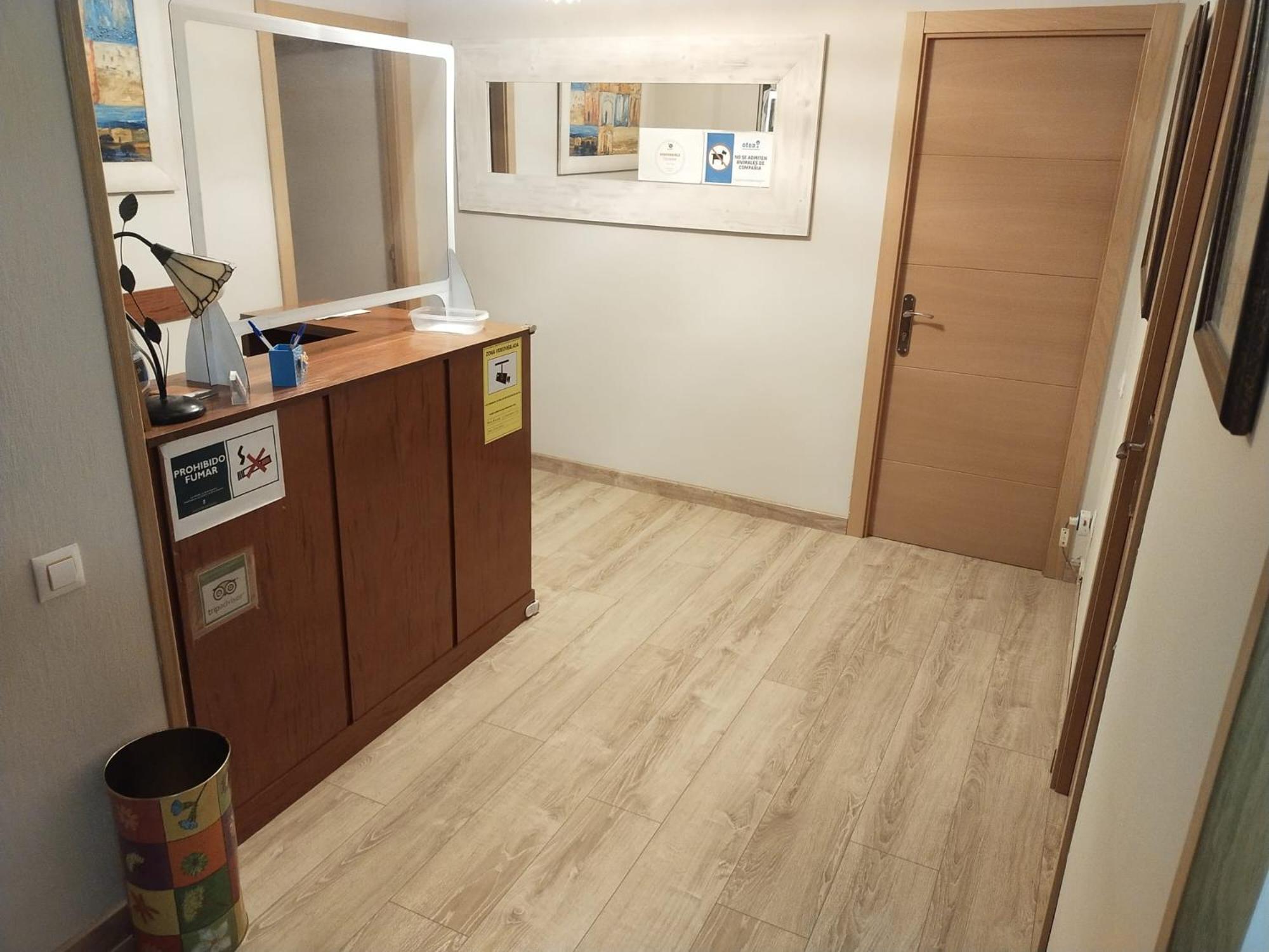 Hostal Alvarez Oviedo Ngoại thất bức ảnh